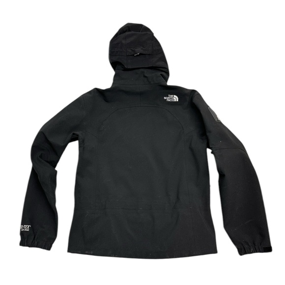 The North Face Summit Series GORE-TEX Soft Shell Jacket - Picture 2 of 13